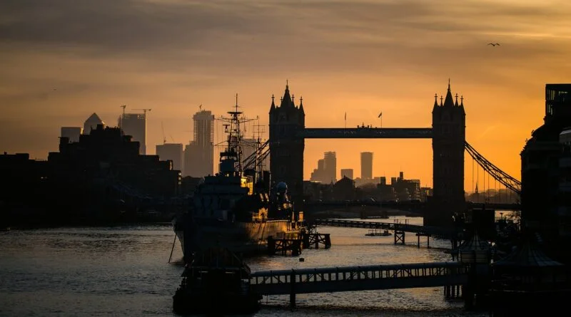 london, bridge, sunset-3997154.jpg